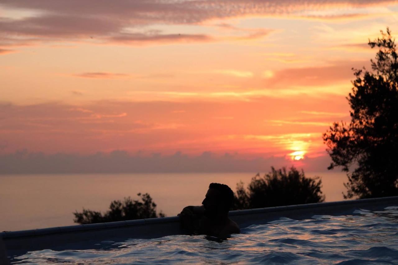 Olives Residence Dhërmi エクステリア 写真